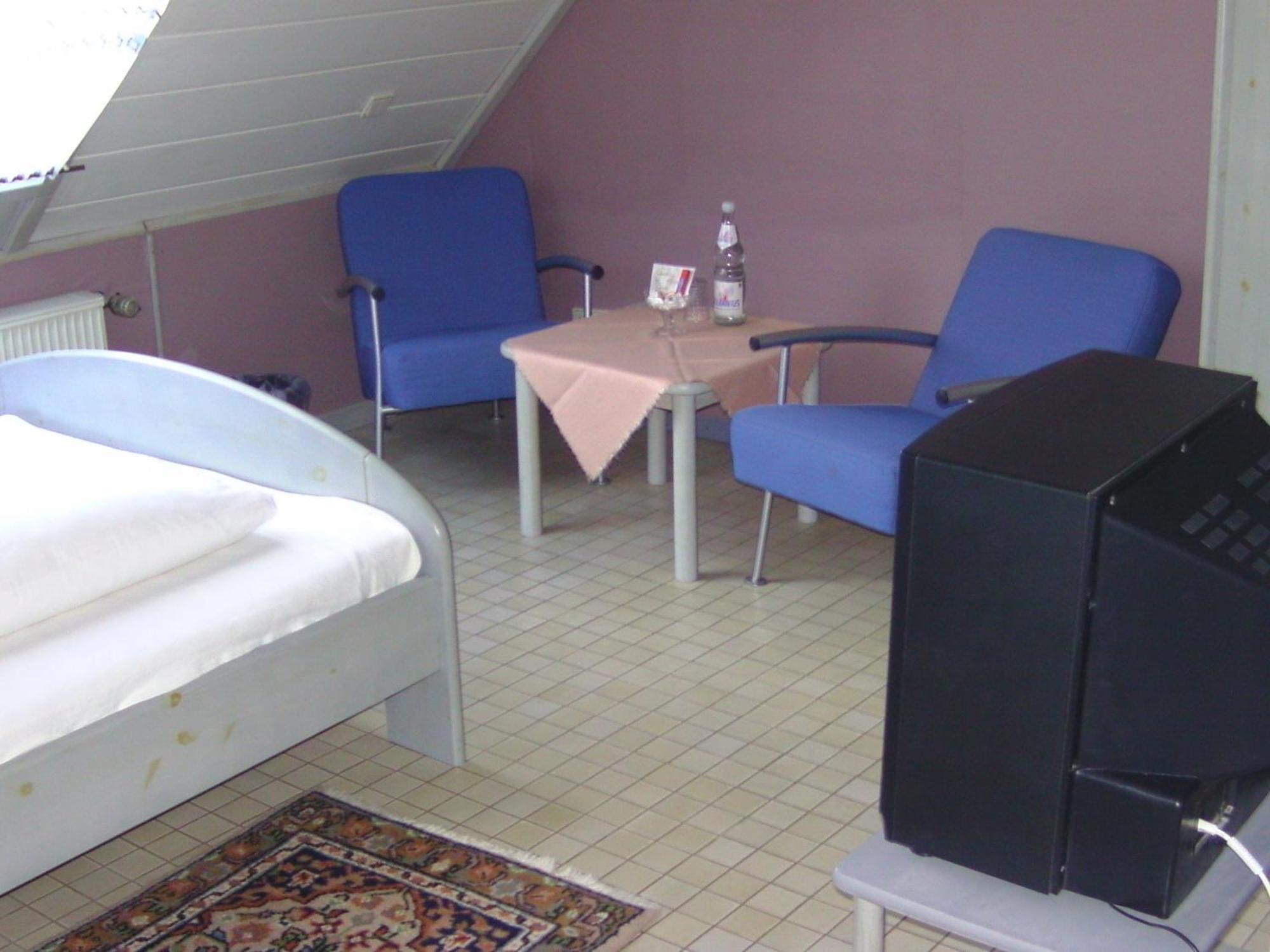 Hotel Zur Guten Quelle Selters  Exteriör bild